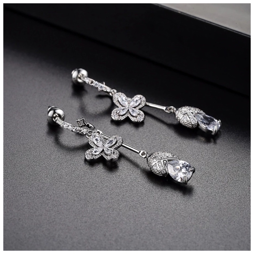 Swarovski Crystals The Yuana Earrings - Picture 4 of 4